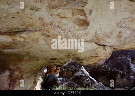 Alten Aborigines Höhlenmalereien bekannt als "Rock Art" finden Sie unter Mount Borradaile, West-Arnhemland, Northern Territory, Australien Stockfoto