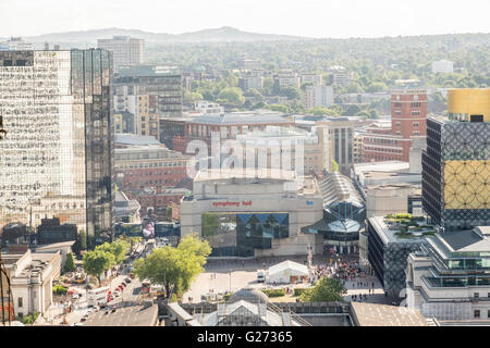 Luftaufnahme von Birmingham City Centre, England. Symphony Hall und dem ICC in Centenary Square. Stockfoto