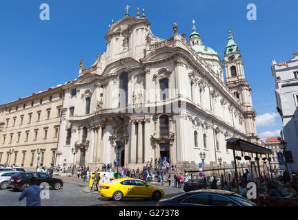 Barockes architektonisches Juwel, St.-Nikolaus-Kirche, Kleinseite, Prag, Tschechische Republik Stockfoto