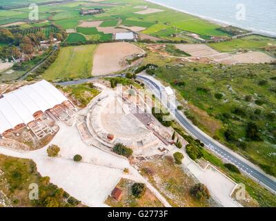 Luftaufnahme des Standortes Arcaeological von der antiken Stadt Kourio befindet sich in dem Bezirk von Limassol, Zypern. Einen Blick Stockfoto