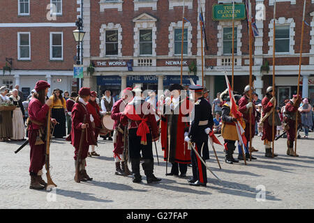 Die Sealed Knot Reenactment-Gruppe die Kapitulation von Newark-On-Trent, die Parlamentarier nach der letzten Belagerung der Stadt Stockfoto