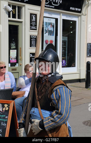 Sealed Knot historisches Reenactment Gruppe in Newark auf Trent Marktplatz zum Gedenken an Ende der Belagerung im englischen Bürgerkrieg Stockfoto