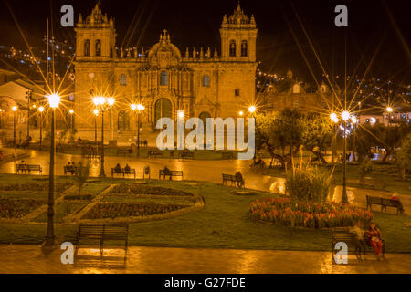 Cusco Plaza in der Nacht in Peru Stockfoto