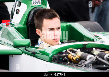 Junge männliche Fahrer in der Formel Palmer Audi-Rennserie Stockfoto