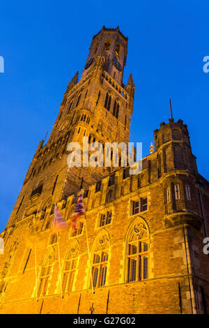 Grote Markt mit Belfried in Brügge in Belgien Stockfoto