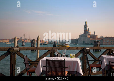 Chiesa di San Giorgio Maggiore gesehen von der Fondamenta Zattere Ai Saloni, Dorsoduro, Venedig, Italien Stockfoto