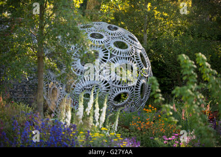 2016 RHS Chelsea Flower Show, Brewin Dolphin Garten - ewig Freefolk Designer rosig Hardy Stockfoto