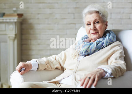 Stilvolle senior Frau Stockfoto