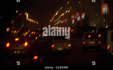 Abstrakte Lichter der Stadt von einer anstrengenden Nacht Road, Kolkata, Westbengalen, Indien Stockfoto