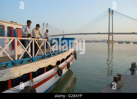 Second Hooghly Bridge bei Sonnenuntergang, Kolkata, Westbengalen, Indien Stockfoto