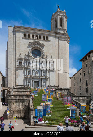 KATHEDRALE VON GIRONA IN DER FLORALEN KUNST AUSSTELLUNG IN GIRONA. KATALONIEN. Spanien. Stockfoto