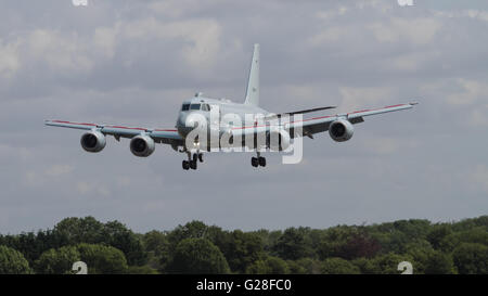 Fairford, UK 18. Juli 2015: Kawasaki p-1 Japanisch maritime Patrouille Flugzeug in die Luft-Tätowierung Stockfoto