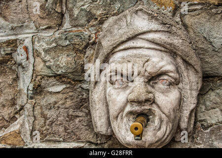 Slowenien-Koper die Wände Muda Tor Brunnen in quadratischen France Preseren Brunnen für Brücke 1666 Stockfoto