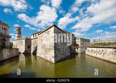 Eine Weitwinkelaufnahme des Castillo De La Real Fuerza in der Altstadt von Havanna. Stockfoto