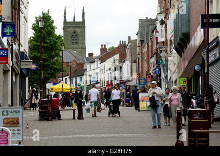 Bath Street und St. Marien Kirche, Ilkeston, Derbyshire, England, Vereinigtes Königreich Stockfoto