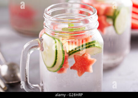 Wassermelone und Gurke detox Wasser Stockfoto