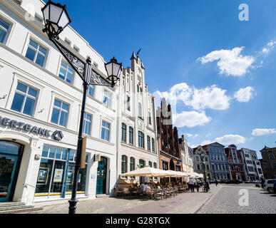 "Wasserkunst", Brunnen, historische Innenstadt, Marktplatz, Marktplatz, Altstädter Ring, Wismar, Deutschland. Stockfoto