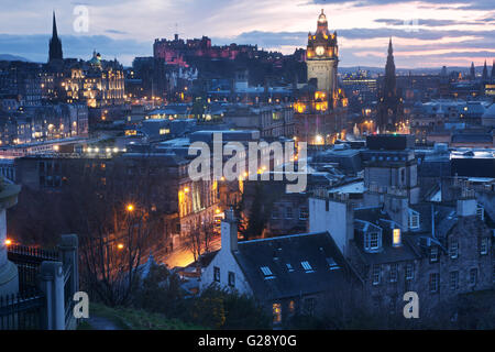 Edinburgh vom Calton Hill gesehen Stockfoto