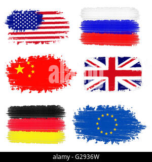 Sammlung von Fahnen, darunter USA, China, Russland, Großbritannien, Deutschland und EU Stockfoto