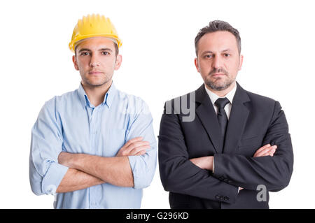 Zuversichtlich, Ingenieur und Mann verschränkten Armen nebeneinander stehen Stockfoto