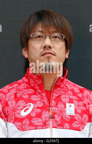 Tokio, Japan. 26. Mai 2016. Daisuke Ikezaki (JPN): Eine Pressekonferenz über die Präsentation von Japan Nationalmannschaft offizieller Sportswear für Rio De Janeiro Olympischen Spiele 2016 in Tokio, Japan. Bildnachweis: Sho Tamura/AFLO SPORT/Alamy Live-Nachrichten Stockfoto