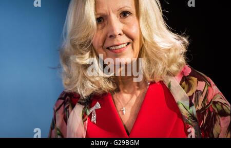 Berlin, Deutschland. 26. Mai 2016. Chaterine von Fürstenberg-Dussmann, Vorsitzende des Stiftungsrates während der Bilanzpressekonferenz der Dussmann-Gruppe in Berlin, Deutschland, 26. Mai 2016. Foto: SPHIA KEMWBOWSKI/Dpa/Alamy Live News Stockfoto