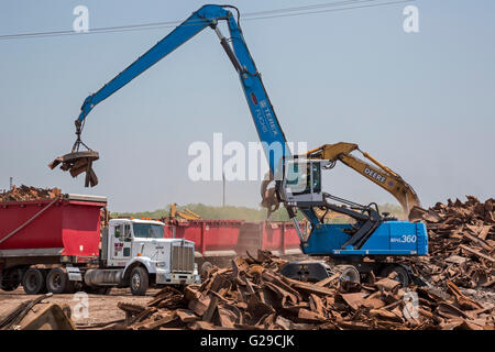 Marysville, Michigan USA - Beseitigung der Trümmer aus dem Abbruch von DTE Energy-Kohlekraftwerk. Stockfoto