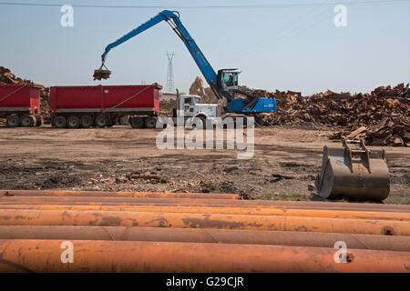 Marysville, Michigan USA - Beseitigung der Trümmer aus dem Abbruch von DTE Energy-Kohlekraftwerk. Stockfoto