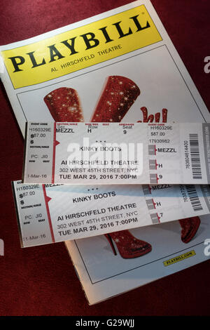 "Kinky Boots" Broadway Theater Tickets mit Theaterzettel, NYC Stockfoto