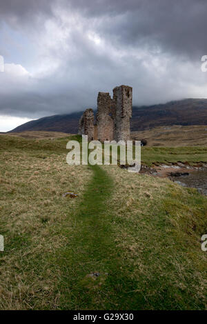 Launisch Morgenlicht im Ardvreck Castle am Loch Assynt in Suthlerland Schottland, Vereinigtes Königreich Stockfoto