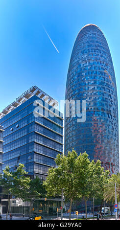 Der Torre Agbar ist ein 38-Geschichte Wolkenkratzer / Turm befindet sich zwischen Avinguda Diagonal und Carrer Badajoz Stockfoto