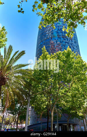 Der Torre Agbar ist ein 38-Geschichte Wolkenkratzer / Turm befindet sich zwischen Avinguda Diagonal und Carrer Badajoz Stockfoto