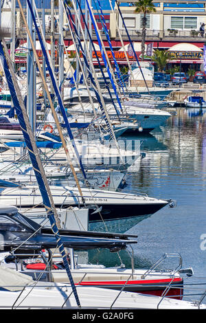 Der Port Olímpic befindet sich ein Yachthafen befindet sich in Barcelona, Katalonien Stockfoto