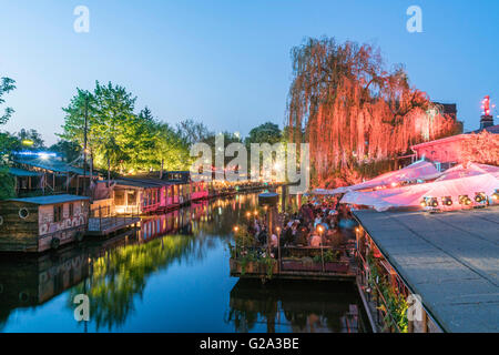 Clubs am Spree-Kanal, Freischwimmer, Club der Musik, Strandbar, Kreuzberg, Berlin Stockfoto