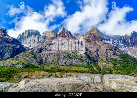 Blick auf den Berg im Nationalpark Torres del Paine Süden Chiles Stockfoto