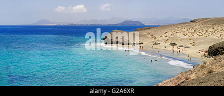 Sandstrand mit türkisfarbenem Wasser von Playa del Congrioo, Punta Papagayo, Playa Blanca, Lanzarote, Kanarische Inseln, Spanien, Europa Stockfoto