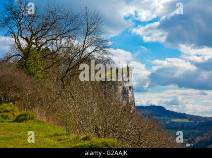 Blick auf hohe Tor eine große Kalkstein-Felswand beliebt bei Kletterern in Matlock Bath Peak District Derbyshire Dales England Stockfoto