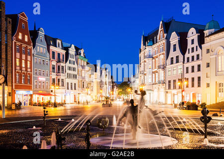 Brunnen auf dem Universitätsplatz in Rostock Rostock, Mecklenburg-Vorpommern, Deutschland Stockfoto