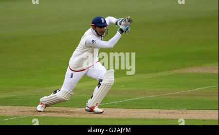 Englands Alex Hales in Aktion beim ersten Tag der zweiten Testspiel der Investec an einem Emirates-Fluss, Chester-Le-Street. PRESSEVERBAND Foto. Bild Datum: Freitag, 27. Mai 2016. PA-Geschichte-CRICKET-England zu sehen. Bildnachweis sollte lauten: Richard Verkäufer/PA Wire. Einschränkungen: Nur zur redaktionellen Verwendung. Keine kommerzielle Verwendung ohne vorherige schriftliche Zustimmung der EZB. Standbild-Gebrauch bestimmt. Keine bewegten Bilder zu emulieren ausgestrahlt. Kein entfernen oder Sponsorenlogos verdunkelt. Rufen Sie + 44 (0) 1158 447447 für weitere Informationen. Stockfoto