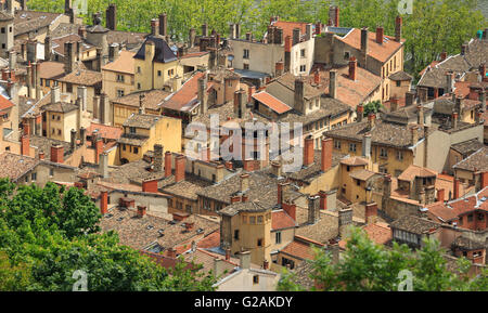 Dächer der Altstadt Vieux Lyon aus Hügel Fourvière, Frankreich (UNESCO-Weltkulturerbe) Stockfoto