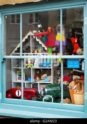 Spielzeug-Schaufenster. Tetbury, Cotswolds, Gloucestershire, England Stockfoto