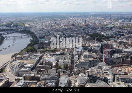 Eine Luftaufnahme von London aus dem Bereich des Old Bailey in Richtung Westen auf der Suche Stockfoto