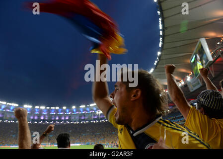 WM 2014 Brasilien - feiern Fußballfans aus Kolumbien im Maracana-Stadion in Rio De Janeiro, Brasilien. Stockfoto