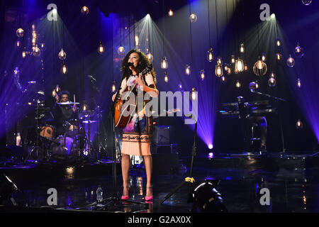 Corinne Bailey Rae führt während der Dreharbeiten zu der Graham Norton Show in London Studios in London, am Freitag Abend auf BBC1 ausgestrahlt werden. Stockfoto