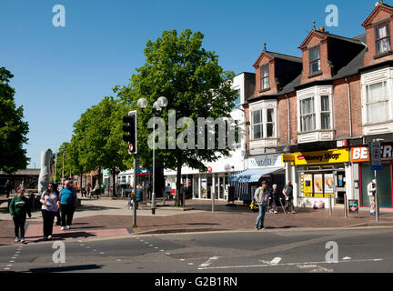 Geschäfte im High Road, Beeston, Nottinghamshire, England, UK Stockfoto