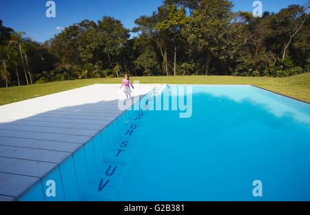 Moderne Kunst von Jorge Macchi am Centro de Arte Contemporanea Inhotim, Brumadinho, Belo Horizonte, Minas Gerais, Brasilien Stockfoto