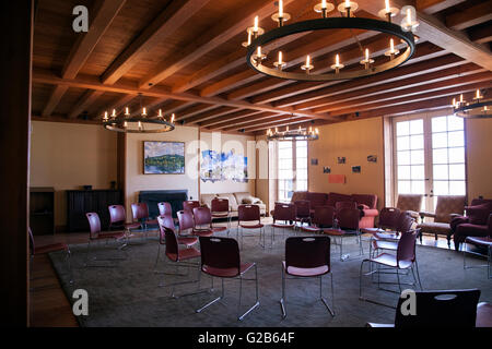 Tagungsraum in der Dining Hall Gebäude in Groton School, eine Elite Prep School in Groton Massachusetts. Stockfoto