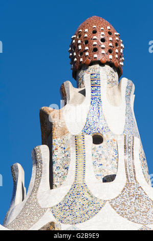 Park Güell, pilzförmige Kuppel, Architekt Antonio Gaudi, Stadtteil Gracia, Barcelona, Katalonien, Spanien Stockfoto