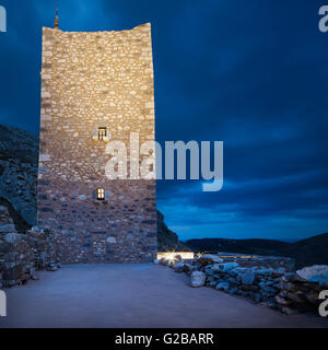 Tenaro blau Retreat in Mani, Griechenland. Außenansicht der Steinmauern. Stockfoto