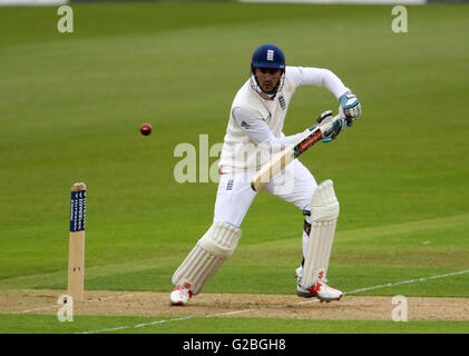 Englands Alex Hales in Aktion beim ersten Tag der zweiten Testspiel der Investec an einem Emirates-Fluss, Chester-Le-Street. Stockfoto